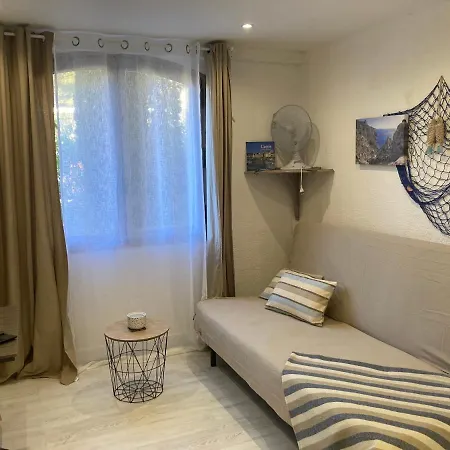 Au Petit Apartment *